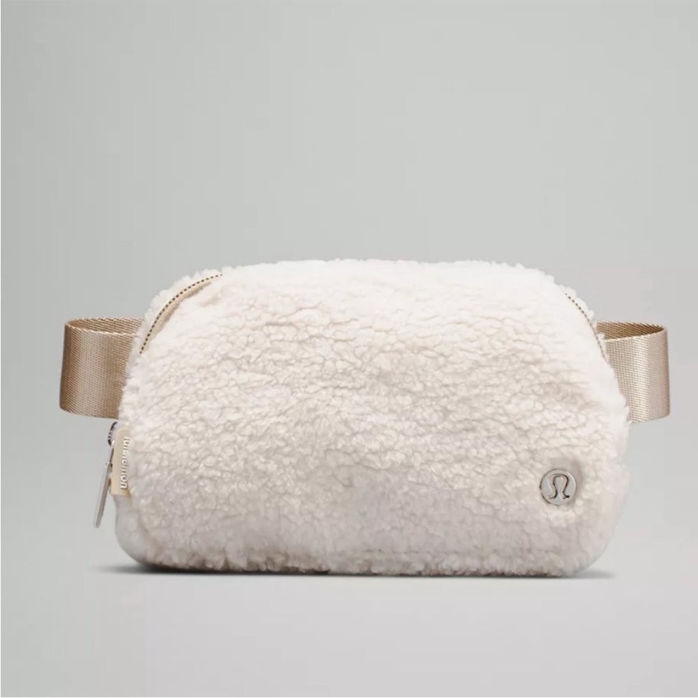Lululemon Everywhere Fleece Belt Bag  - Natural Ivory/Trench colour